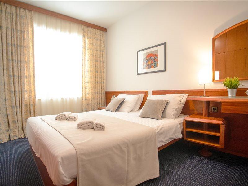 Hotel Komodor Дубровник Экстерьер фото