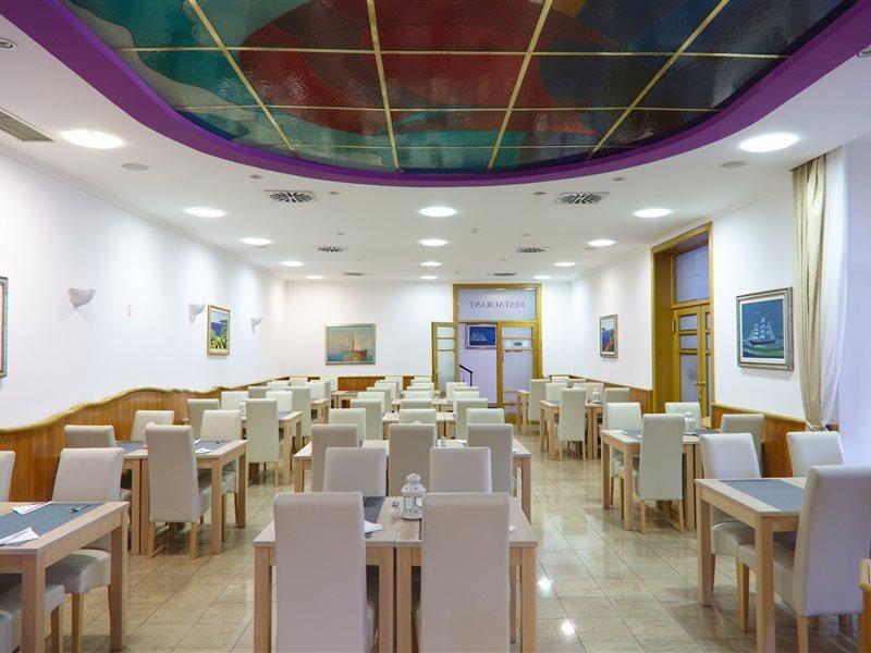 Hotel Komodor Дубровник Экстерьер фото