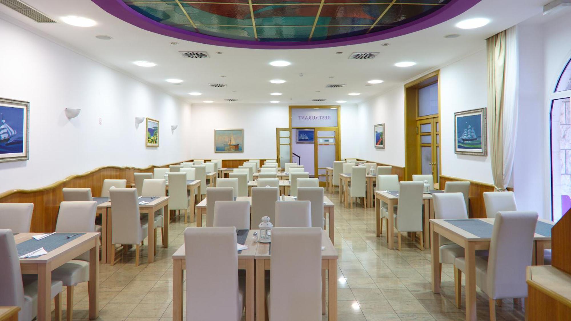 Hotel Komodor Дубровник Экстерьер фото