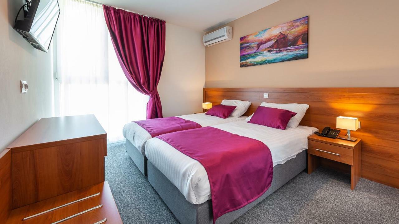 Hotel Komodor Дубровник Экстерьер фото